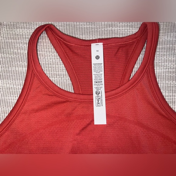 Lululemon Swiftly Tech Cropped Racerback Tank 2.0 - Size 14 - Red (DTRE) - Picture 2 of 3
